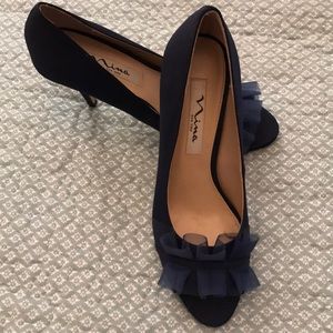 High heeled pumps with decoration